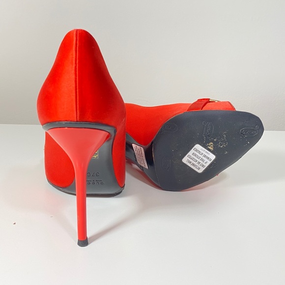 Gucci Peep Toe Satin Heels!! - Picture 5 of 9